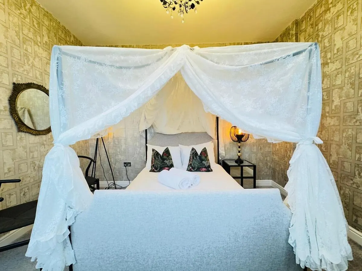 Top Floor Getaway With Romantic Canopy Bed 0*, إدنبرة المملكة المتحدة
